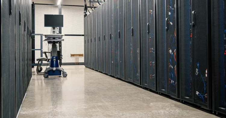 gul ahmed and huawei build data center